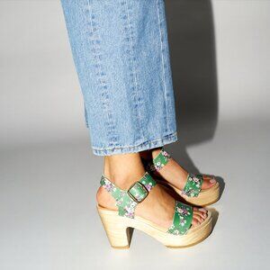 No. 6 Two-Strap Clogs in Small Green Bouquet size 40 (W9)